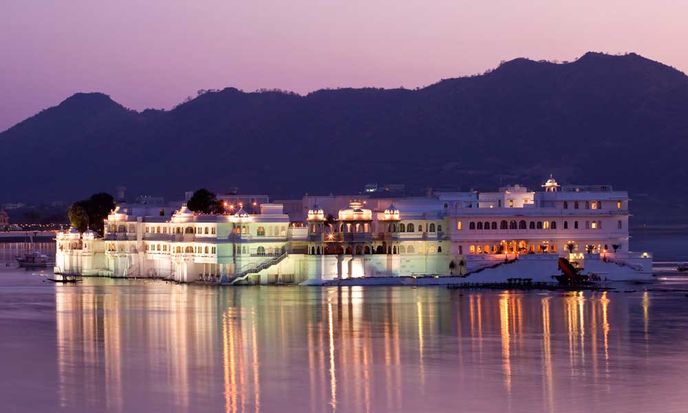 Taj-Lake-Palace,-Udaipur