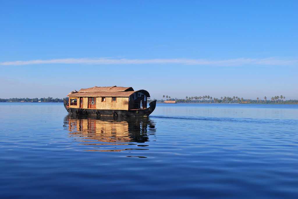 The backwaters at Aalapuzha (Alleppey)