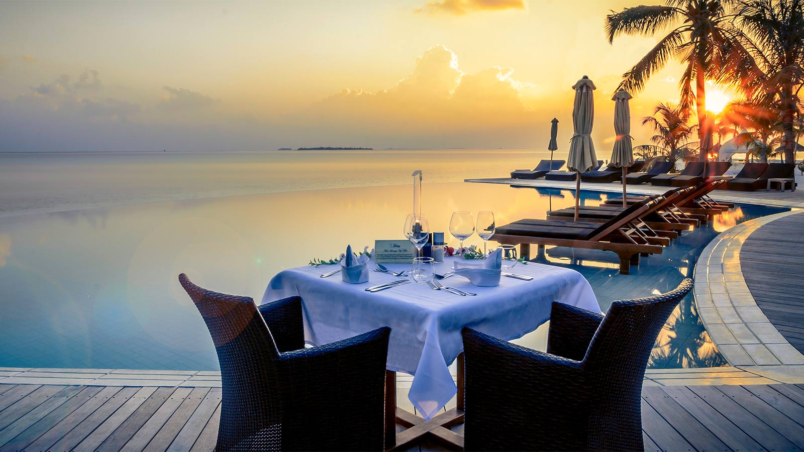 Top 10 Luxury Resorts In Maldives For Honeymoon