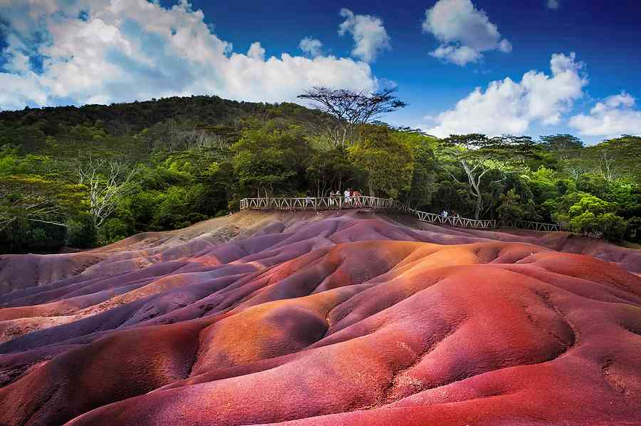 Explore the ChamarelColored Sands