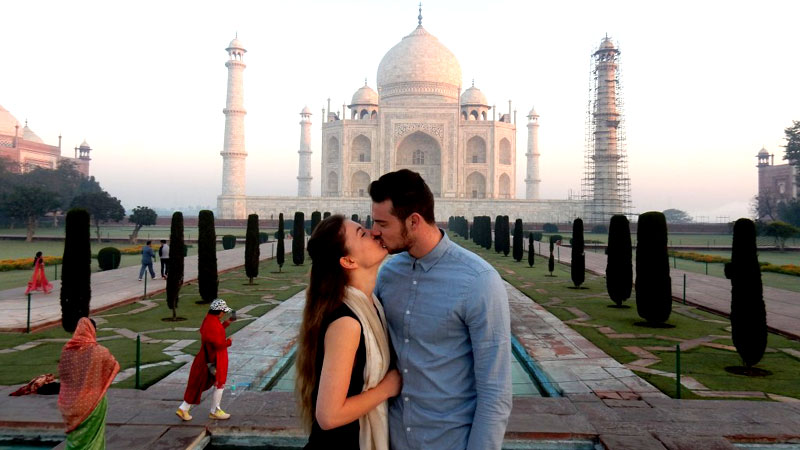 honeymoon in Taj Mahal