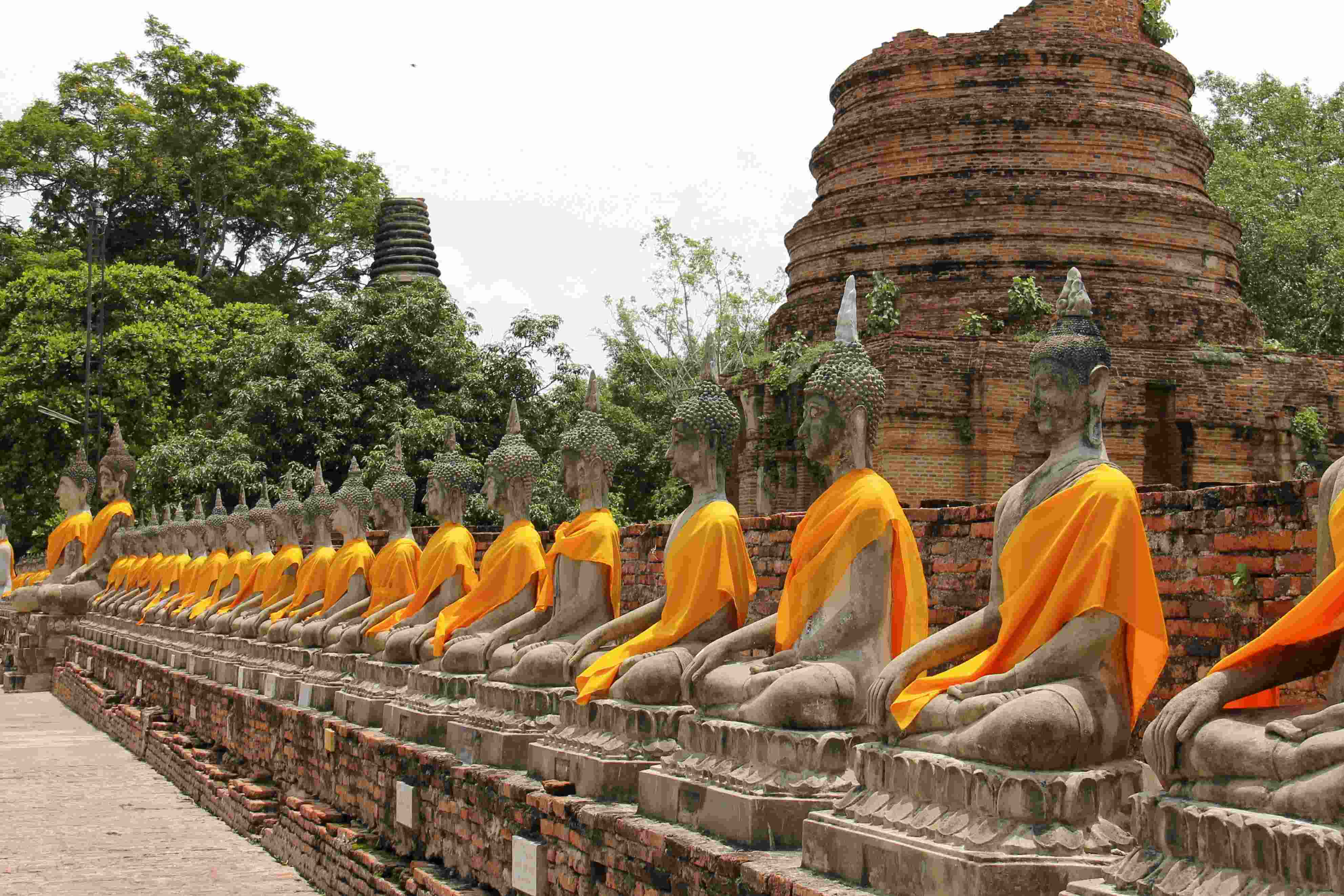Wat Yai Chai Mang Khon