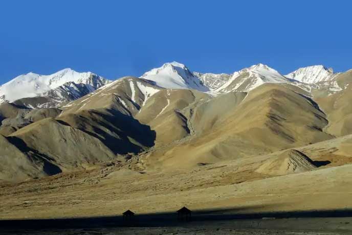 Chang-Chenmo Mountain Range ladakh