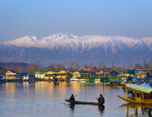 Top 12 Heavenly Places to Visit in Srinagar to Beautify Your Vacations