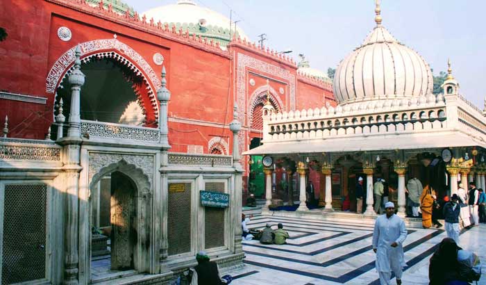  Nizamuddin Dargah
