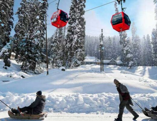 A Complete Guide to Visiting Gulmarg in April 2023