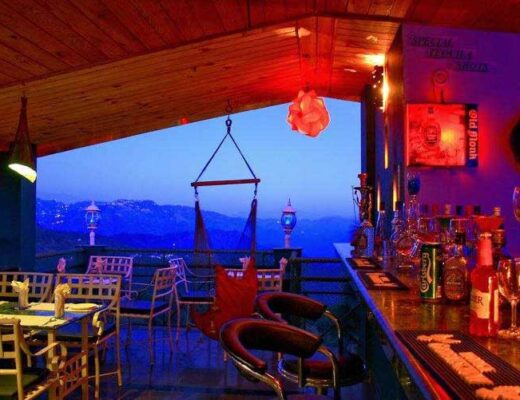 15 Best Cafes in Himachal Pradesh to Savor Yummilicious Food & Enjoy Himalayan Views