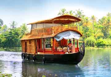 Blissful Kerala 5N/6D Houseboat Honeymoon Package
